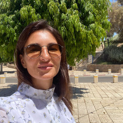Яна Представник в Ізраїль, Bat Yam 